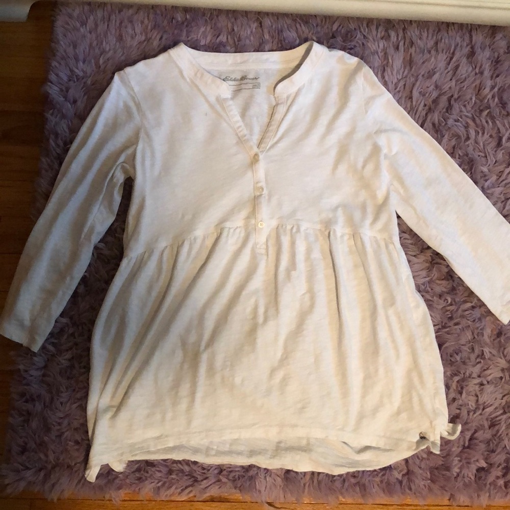 White flowey capri-sleeved blouse